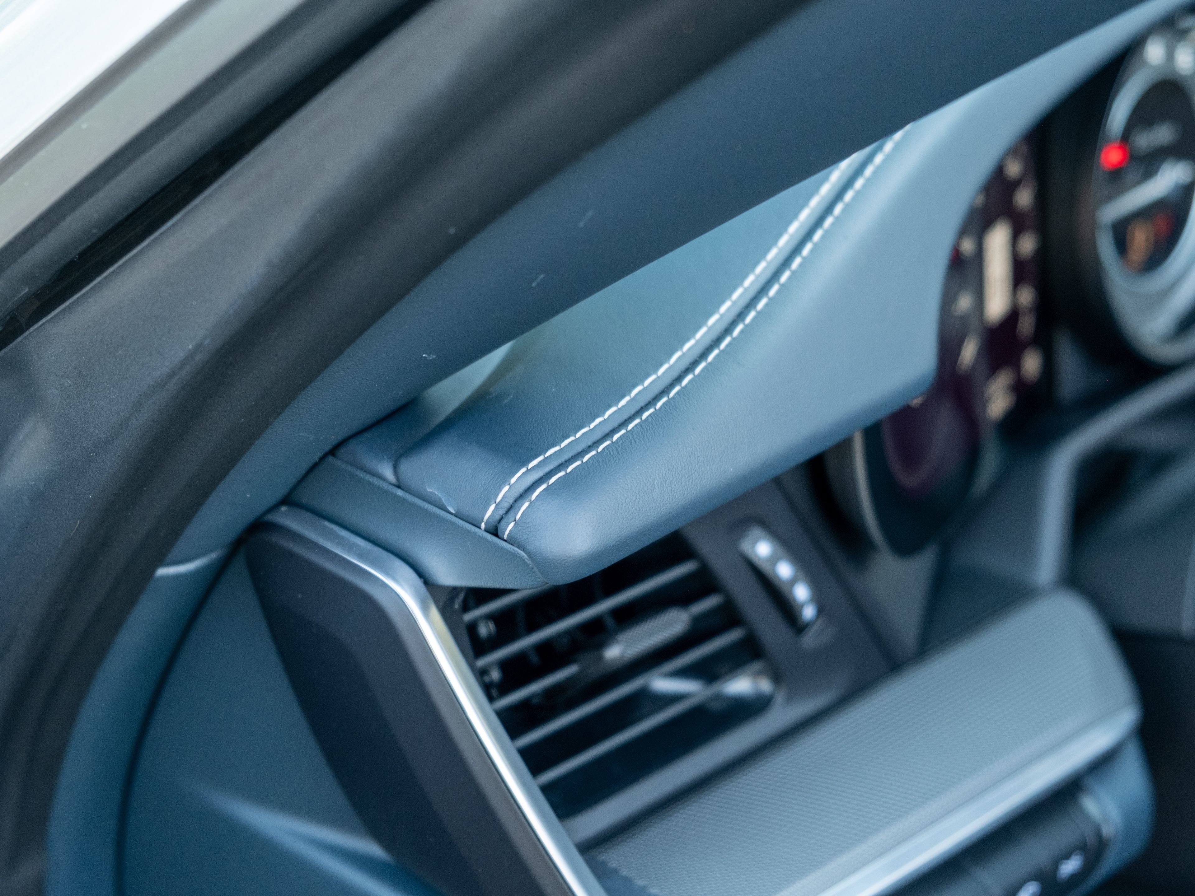 Certified 2022 Porsche 911 Turbo AWD/4WD image 19