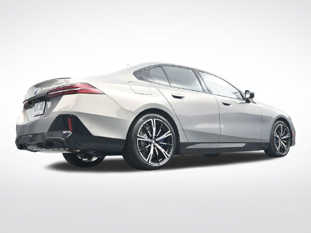 New 2027 BMW 550e xDrive AWD/4WD image 33