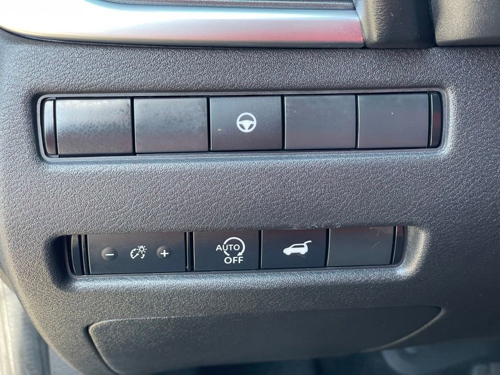 Certified 2023 Nissan Rogue SV w/ SV Premium B Package AWD/4WD image 17
