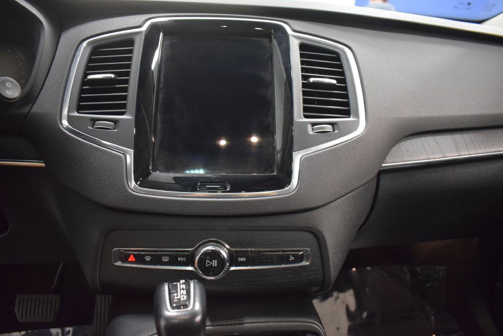 Used 2020 Volvo XC90 T5 Momentum w/ Protection Package image 24