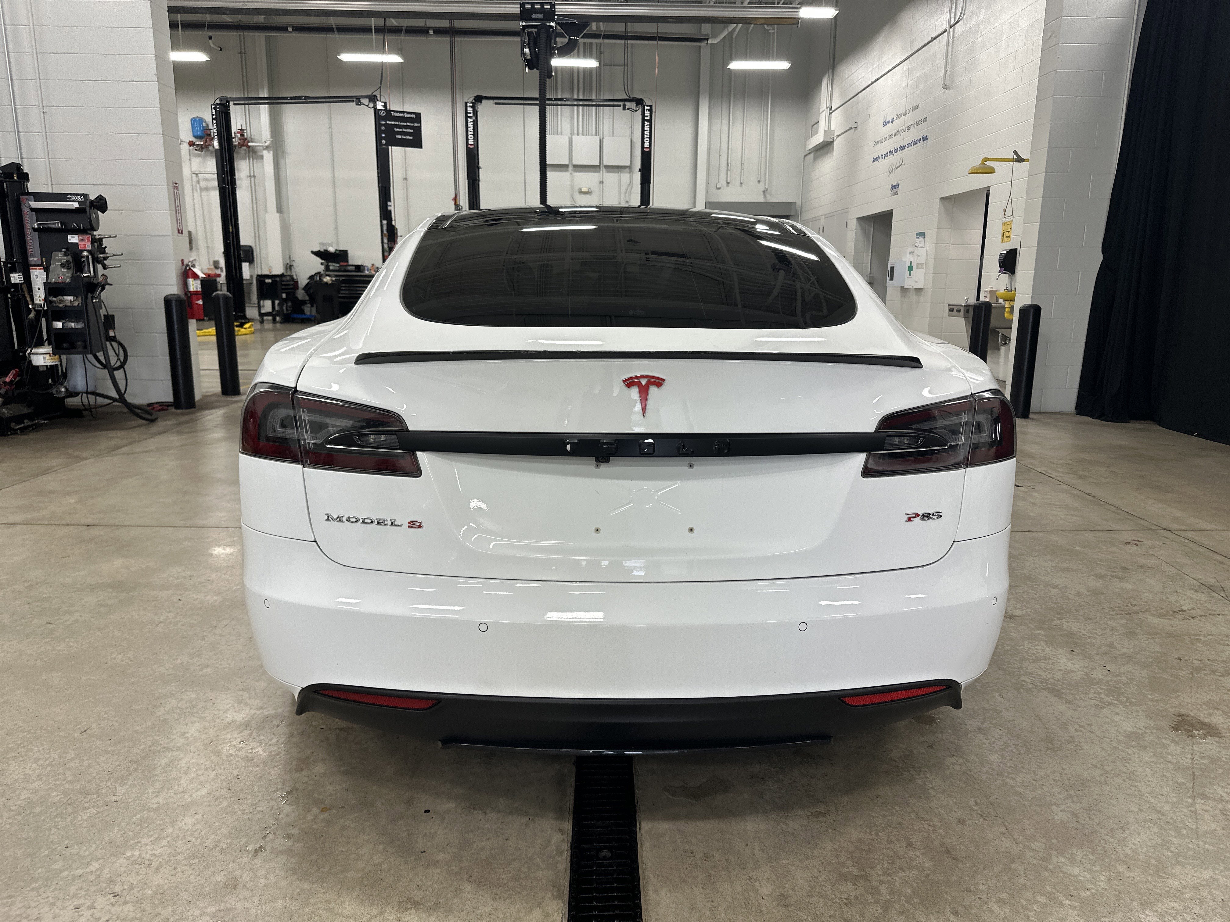 Used 2014 Tesla Model S 85 RWD image 9