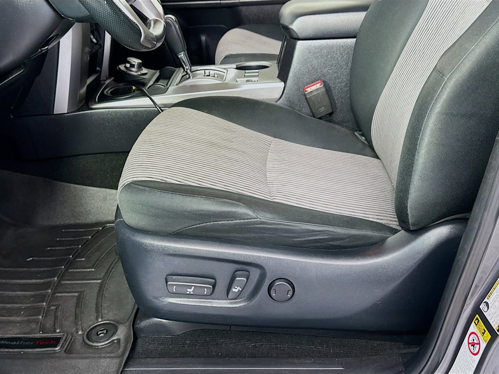 Used 2016 Toyota 4Runner SR5 AWD/4WD image 20