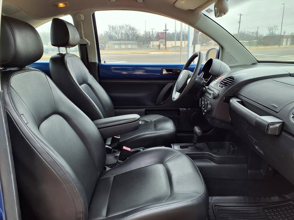 Used 2008 Volkswagen Beetle S image 12