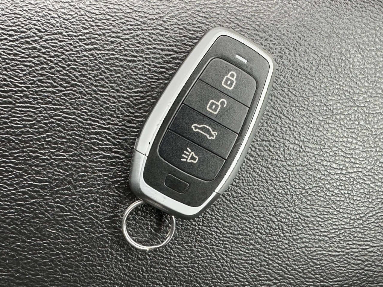 Used 2019 Jeep Compass Latitude w/ Cold Weather Group image 33