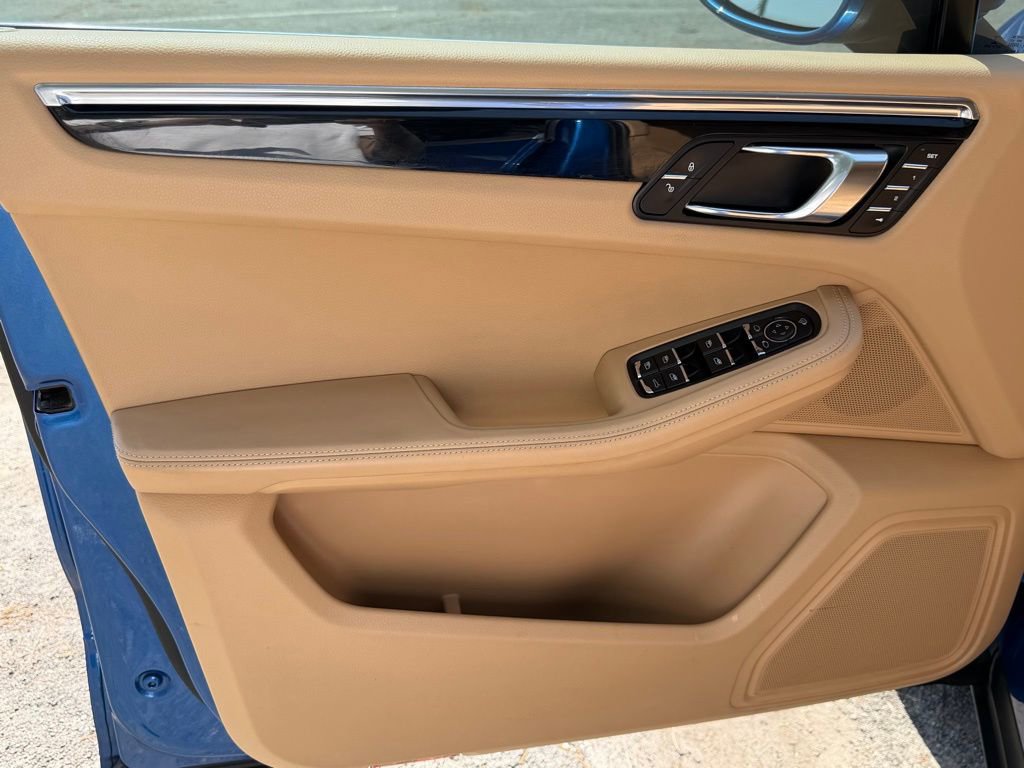 Used 2015 Porsche Macan S image 14