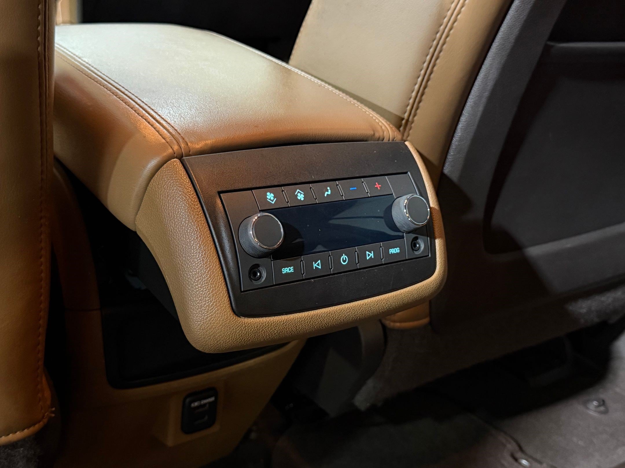 Used 2014 Buick Enclave Premium FWD image 38