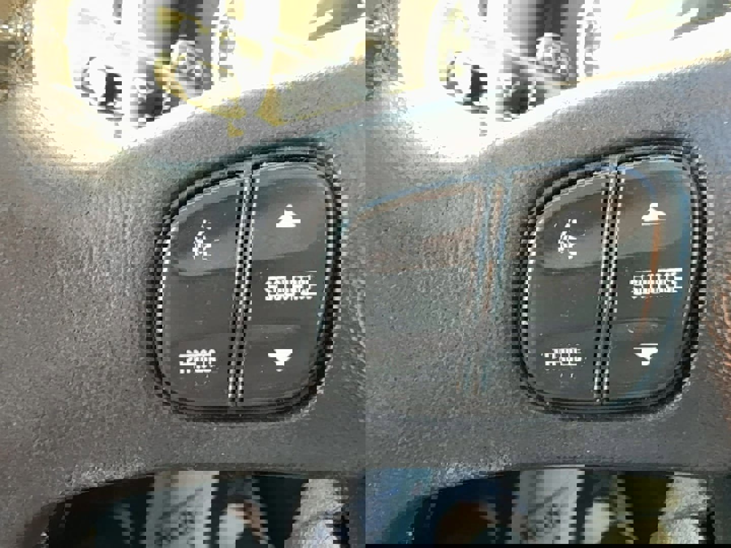 Used 2005 HUMMER H2 SUT w/ Preferred Equipment Group image 30