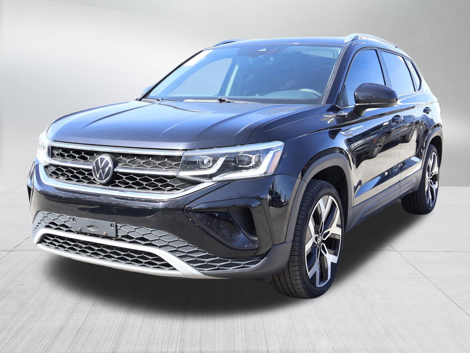 Used 2023 Volkswagen Taos SEL image 3