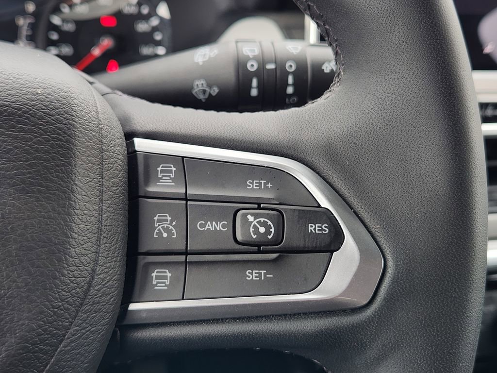 Used 2025 Jeep Compass Limited image 35