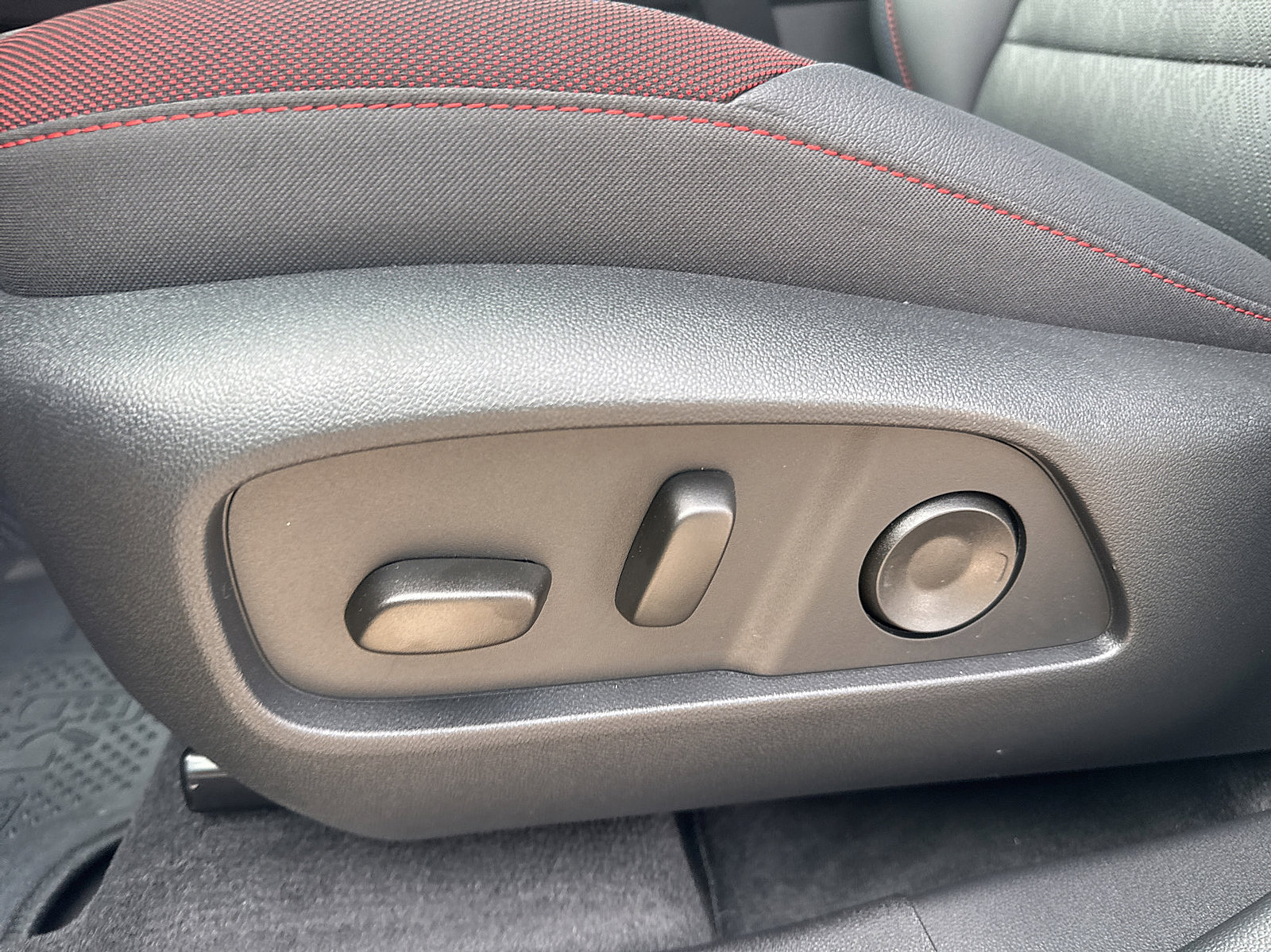 New 2026 Chevrolet Equinox RS w/ Safety and Technology Package FWD image 14