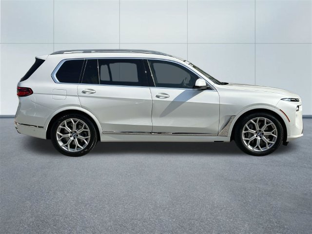 Certified 2025 BMW X7 xDrive40i w/ Premium Package AWD/4WD image 5