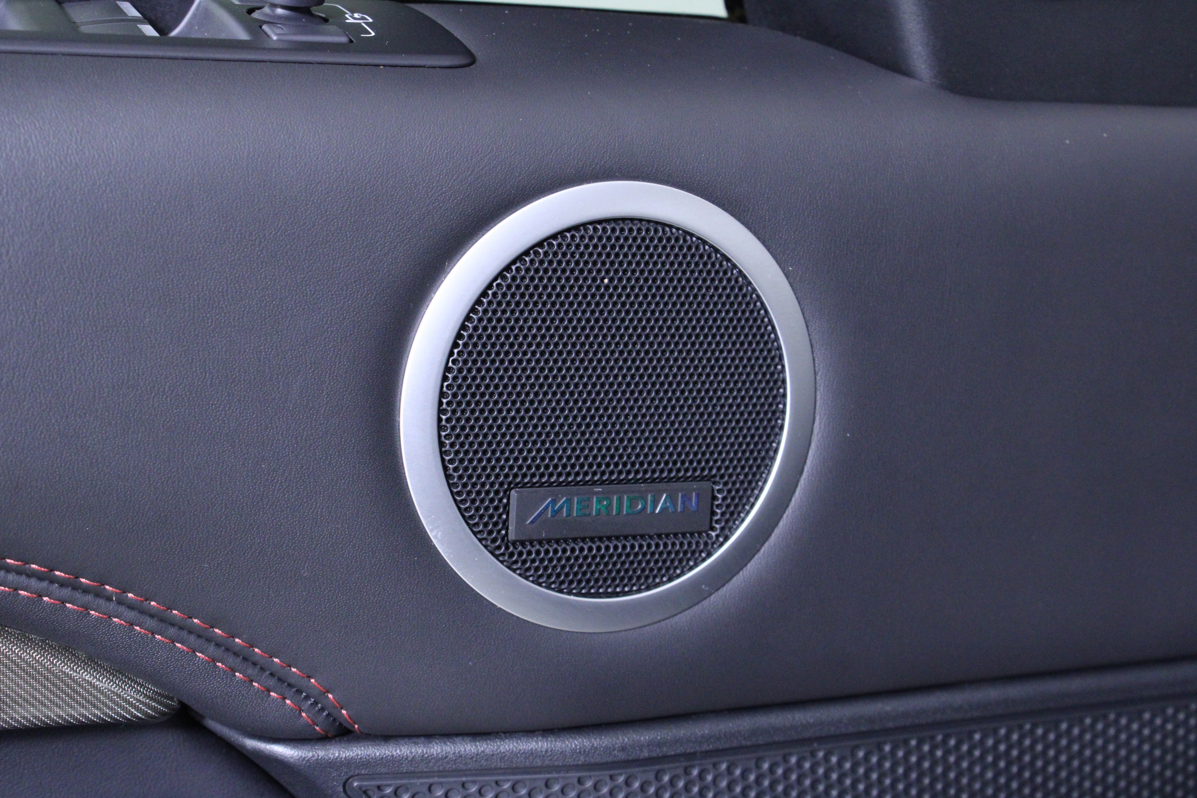 Used 2020 Land Rover Discovery HSE image 22