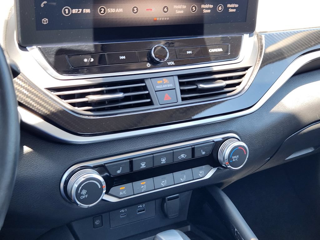 Used 2023 Nissan Altima 2.5 SR w/ SR Premium Package FWD image 17