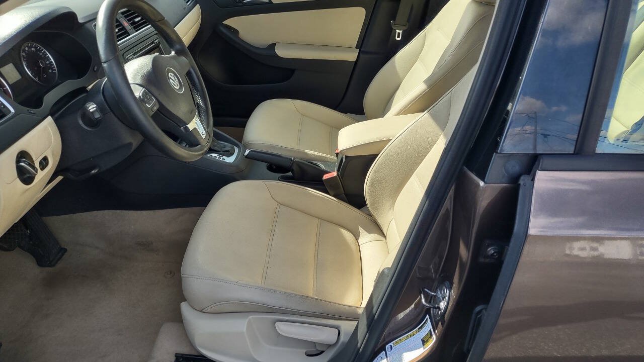 Used 2012 Volkswagen Jetta SE FWD image 11