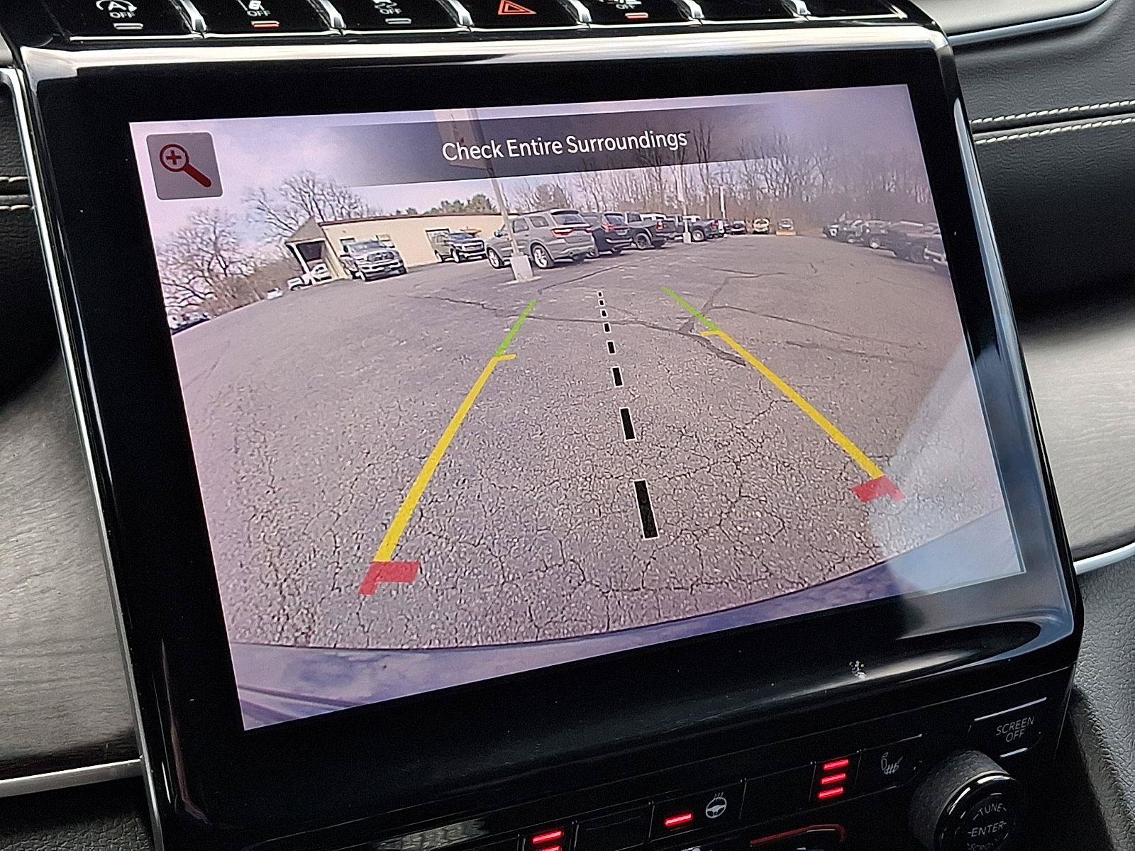 Used 2023 Jeep Grand Cherokee Limited AWD/4WD image 19
