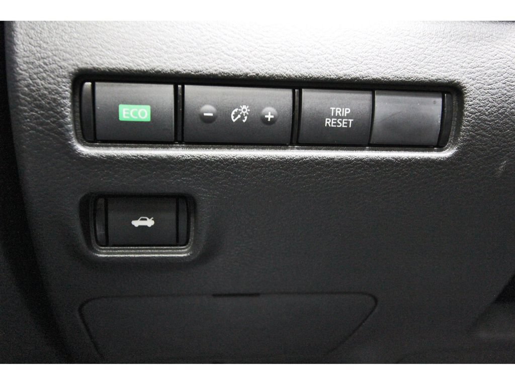 Certified 2025 Nissan Sentra SV FWD image 21