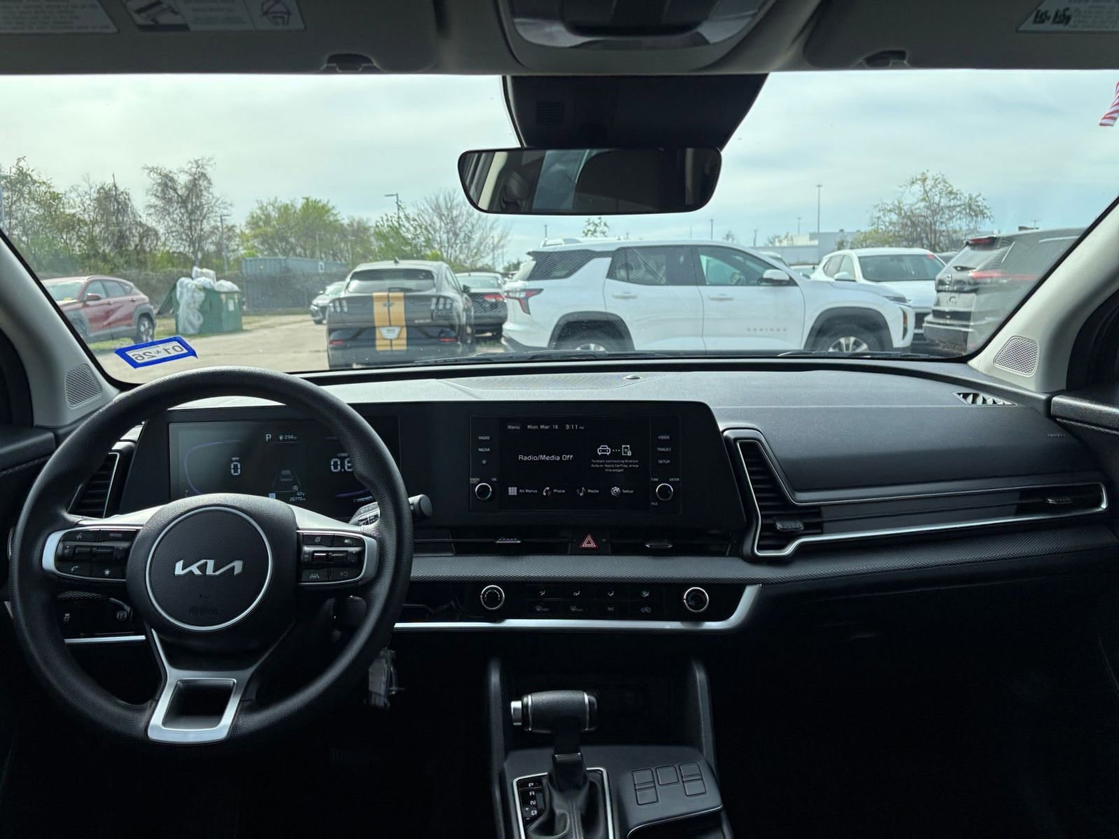 Used 2025 Kia Sportage LX image 31