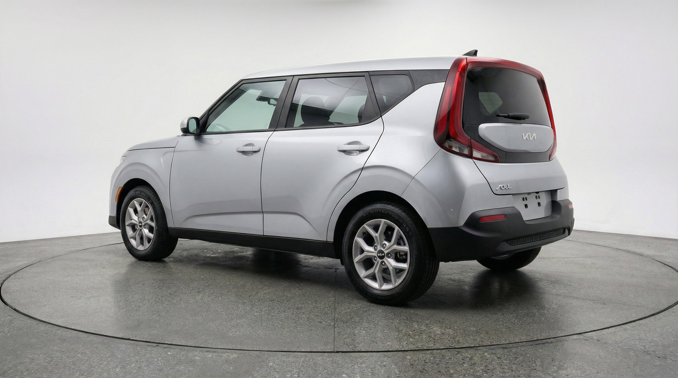 Used 2025 Kia Soul LX w/ LX Technology Package FWD image 6