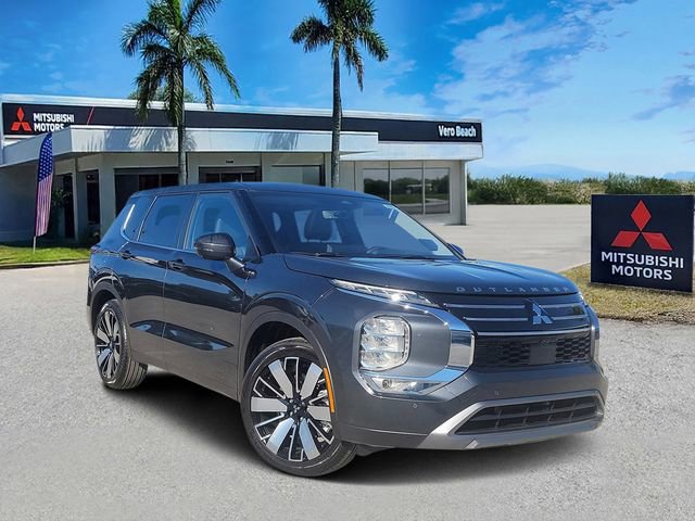 New 2026 Mitsubishi Outlander SE image 1