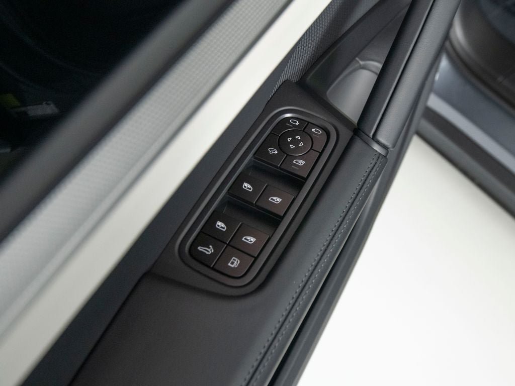 New 2026 Porsche Cayenne S AWD/4WD image 21