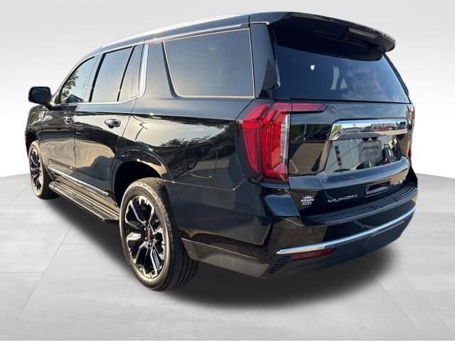 Used 2023 GMC Yukon SLT w/ SLT Premium Package image 9
