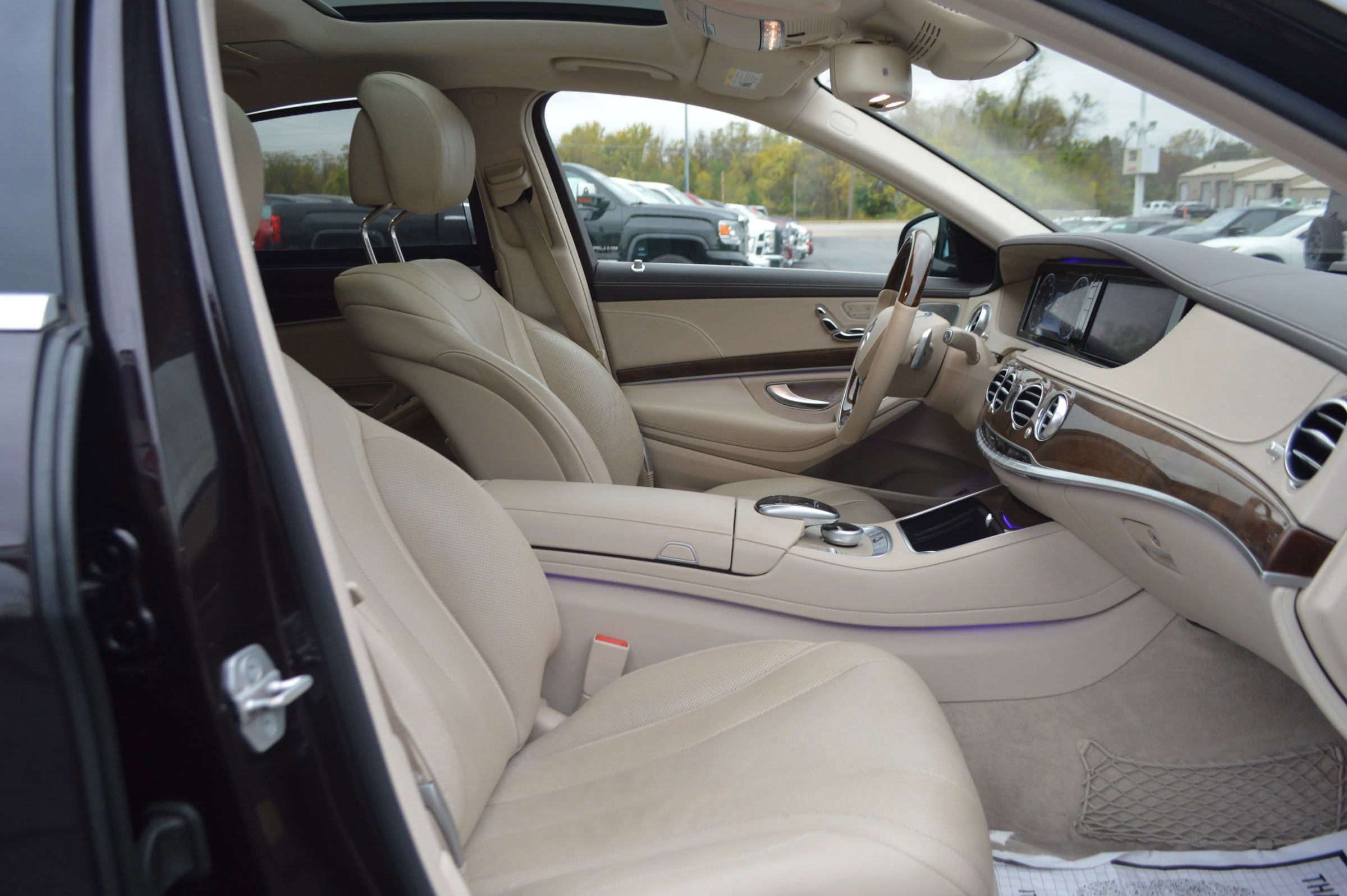 Used 2015 Mercedes-Benz S 550 4MATIC Sedan w/ Premium 1 Package image 21
