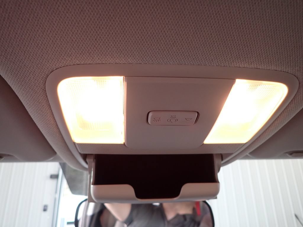 Used 2025 Kia Soul LX w/ LX Technology Package FWD image 31