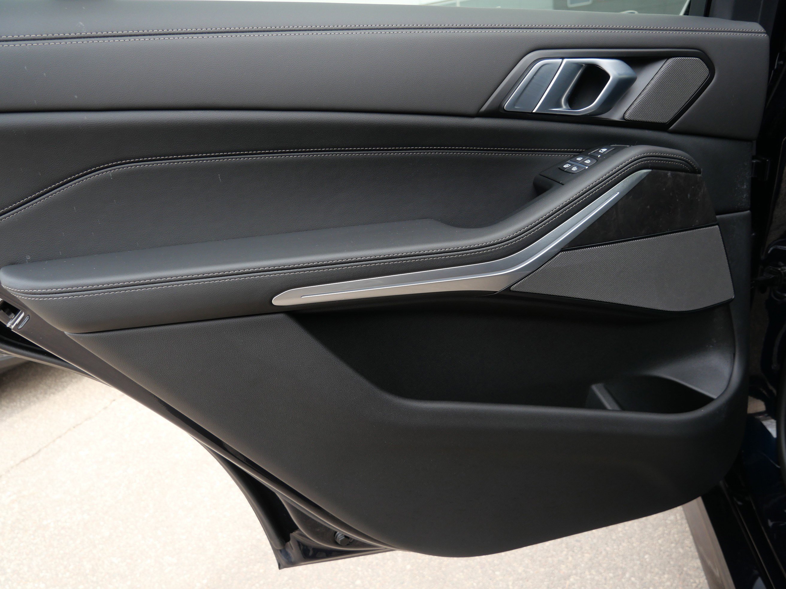 Used 2026 BMW X7 xDrive40i image 16