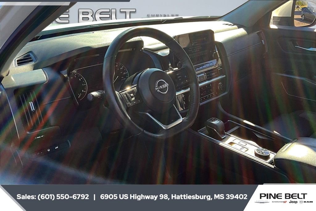 Used 2023 Nissan Pathfinder SL w/ Lighting Package (N92) image 12