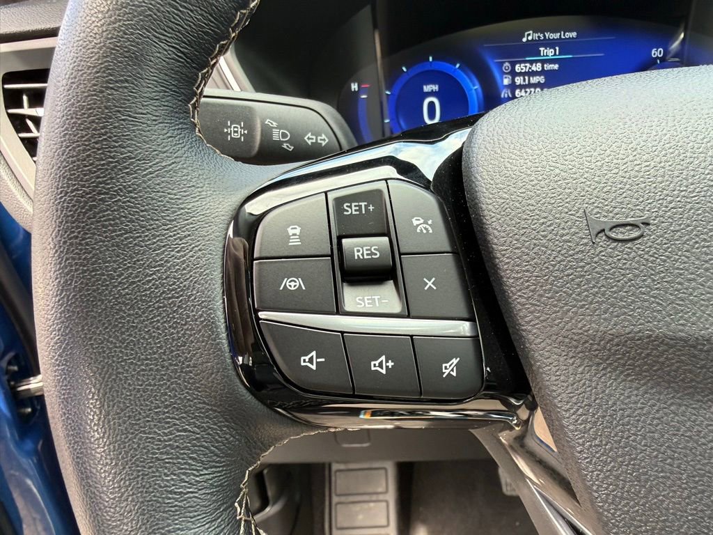 Used 2022 Ford Escape Titanium w/ Titanium Premium Package image 11