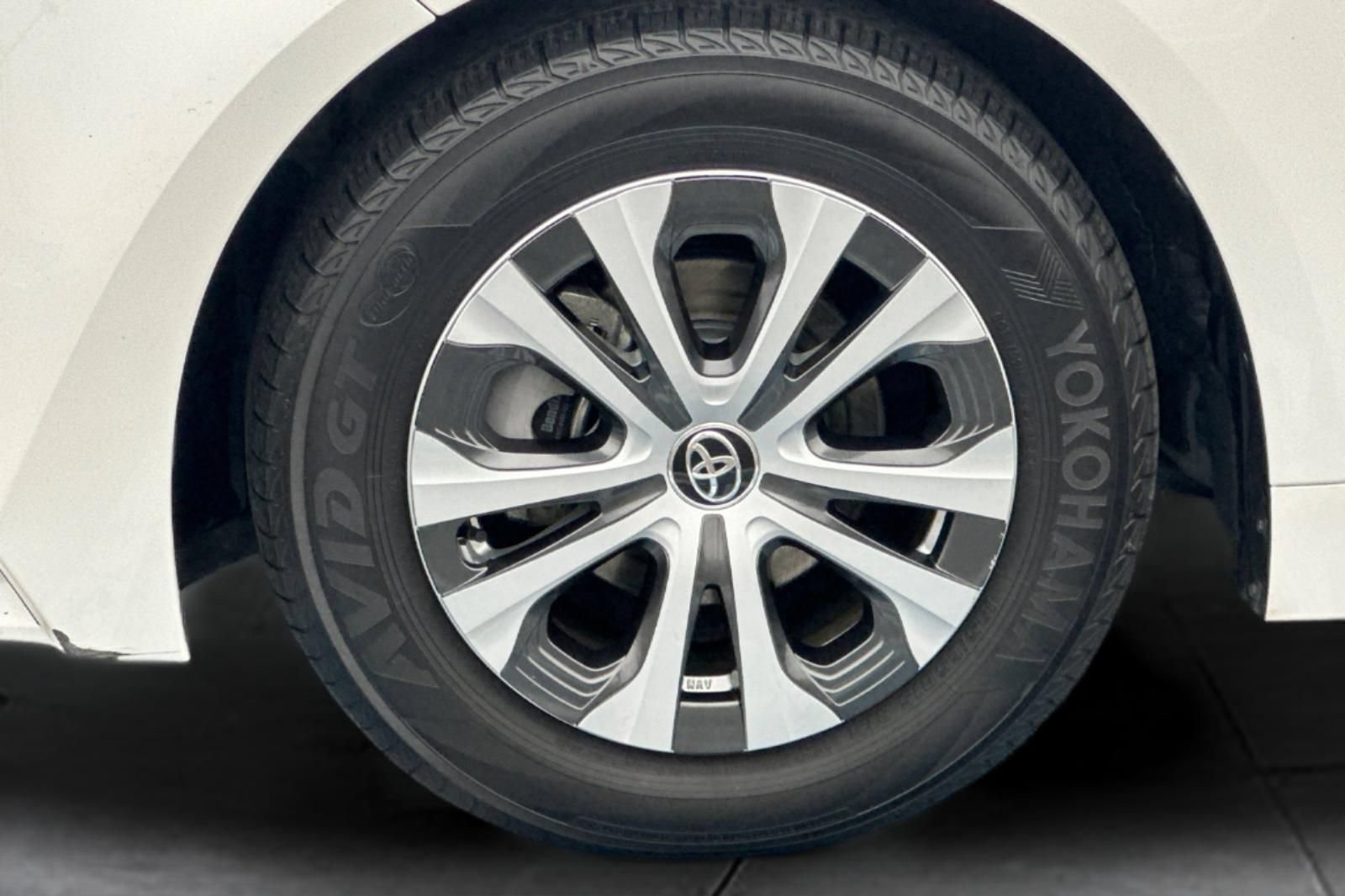 Used 2022 Toyota Corolla LE FWD image 26