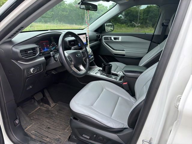 Used 2021 Ford Explorer XLT w/ Equipment Group 202A AWD/4WD image 12
