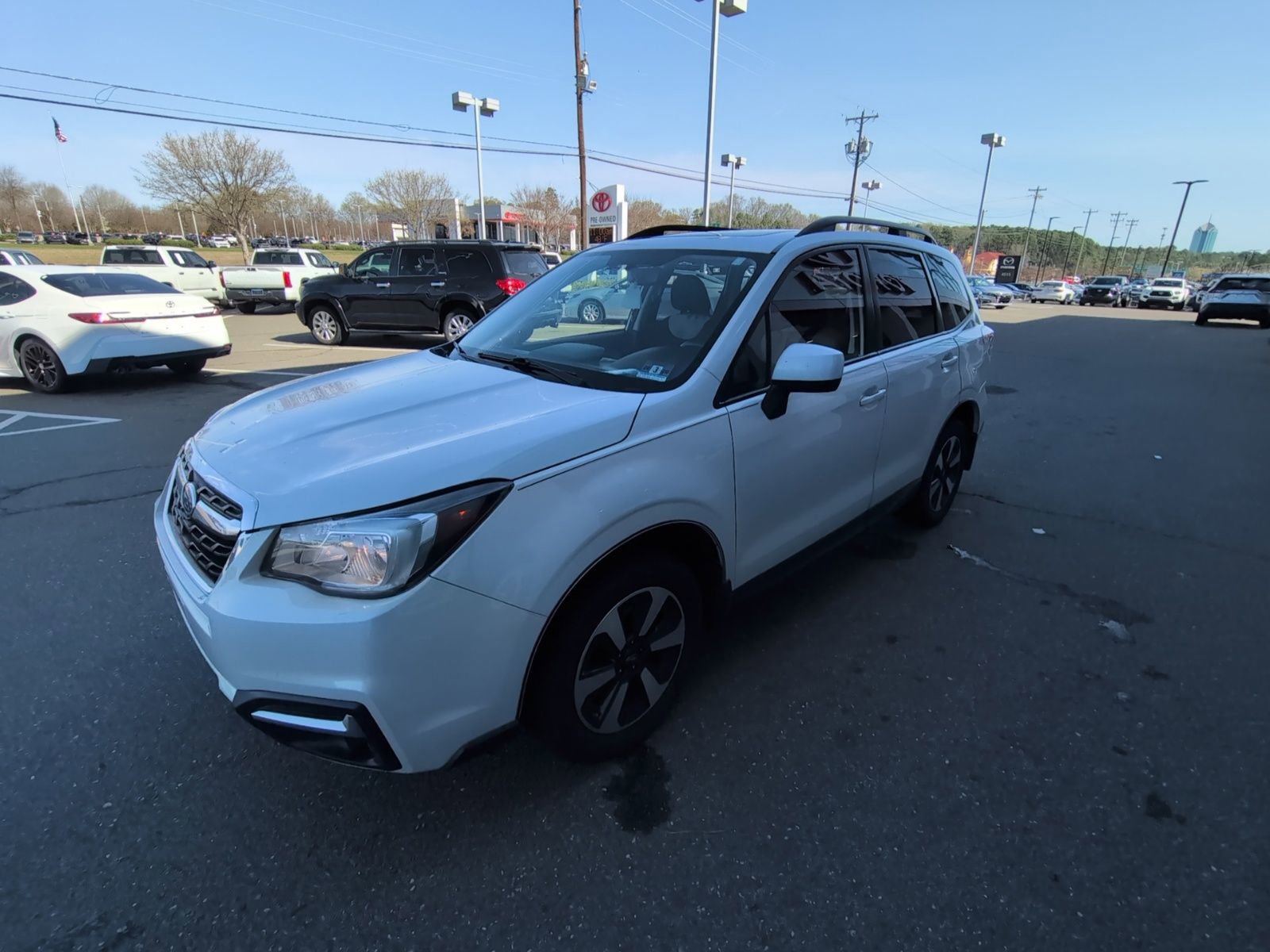 Used 2017 Subaru Forester 2.5i Premium w/ All-Weather Package image 14