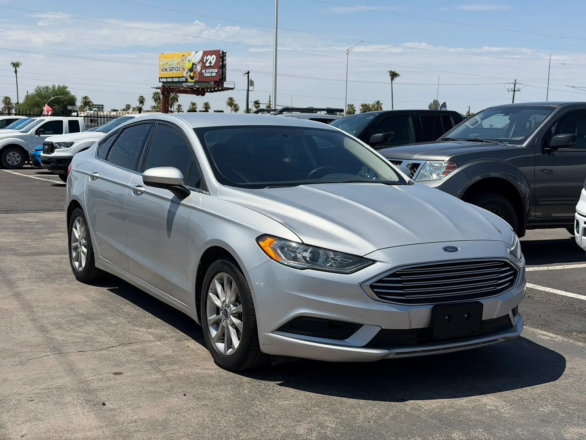 Used 2017 Ford Fusion SE FWD image 13