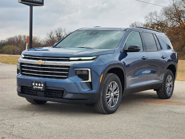 New 2026 Chevrolet Traverse LT image 2