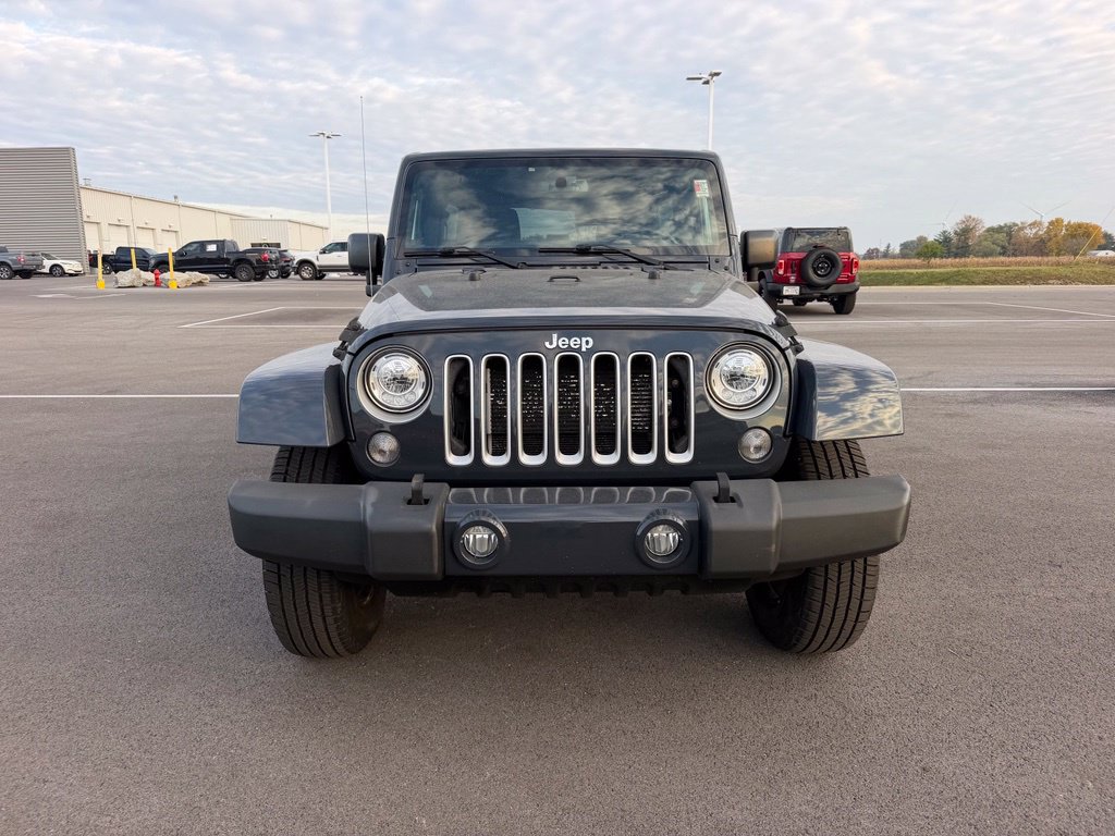 Used 2017 Jeep Wrangler Unlimited Sahara w/ Connectivity Group AWD/4WD image 2