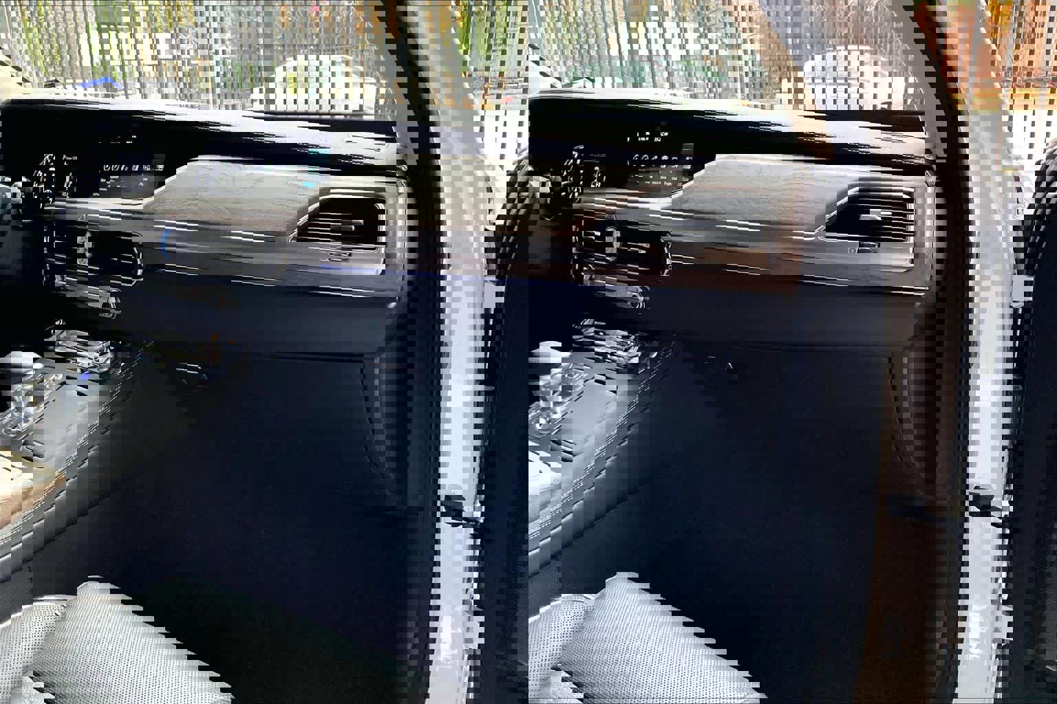 Used 2021 Genesis G90 3.3T Premium image 18