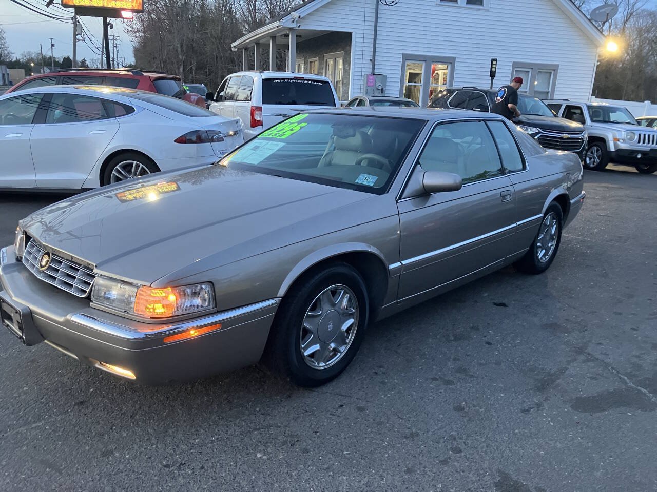 Used 2000 Cadillac Eldorado ESC w/ Comfort/Convenience Pkg FWD image 11