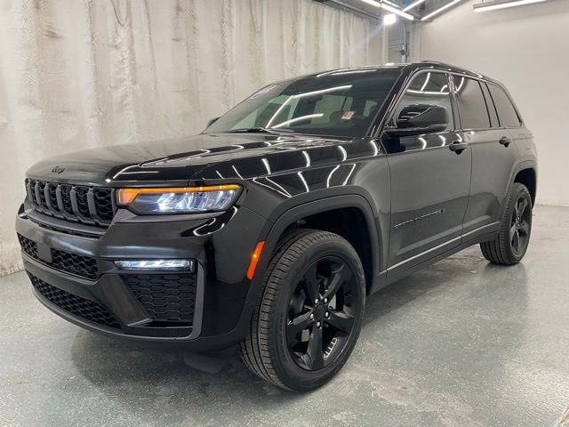 New 2026 Jeep Grand Cherokee Limited w/ Limited Altitude Package AWD/4WD image 4