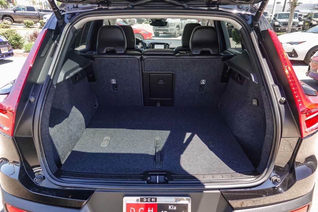 Used 2024 Volvo XC40 B5 Ultimate w/ Protection Package Premier AWD/4WD image 25