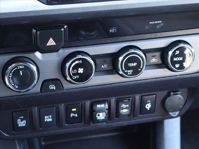 Used 2018 Toyota Tacoma TRD Off-Road w/ Technology Package AWD/4WD image 21