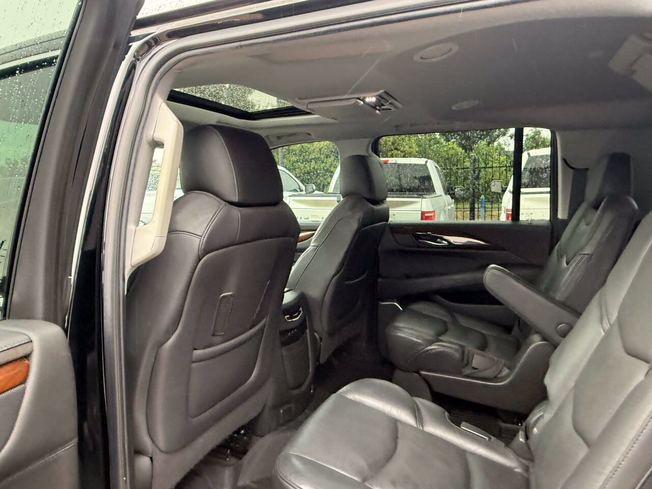 Used 2020 Cadillac Escalade ESV Luxury RWD image 12