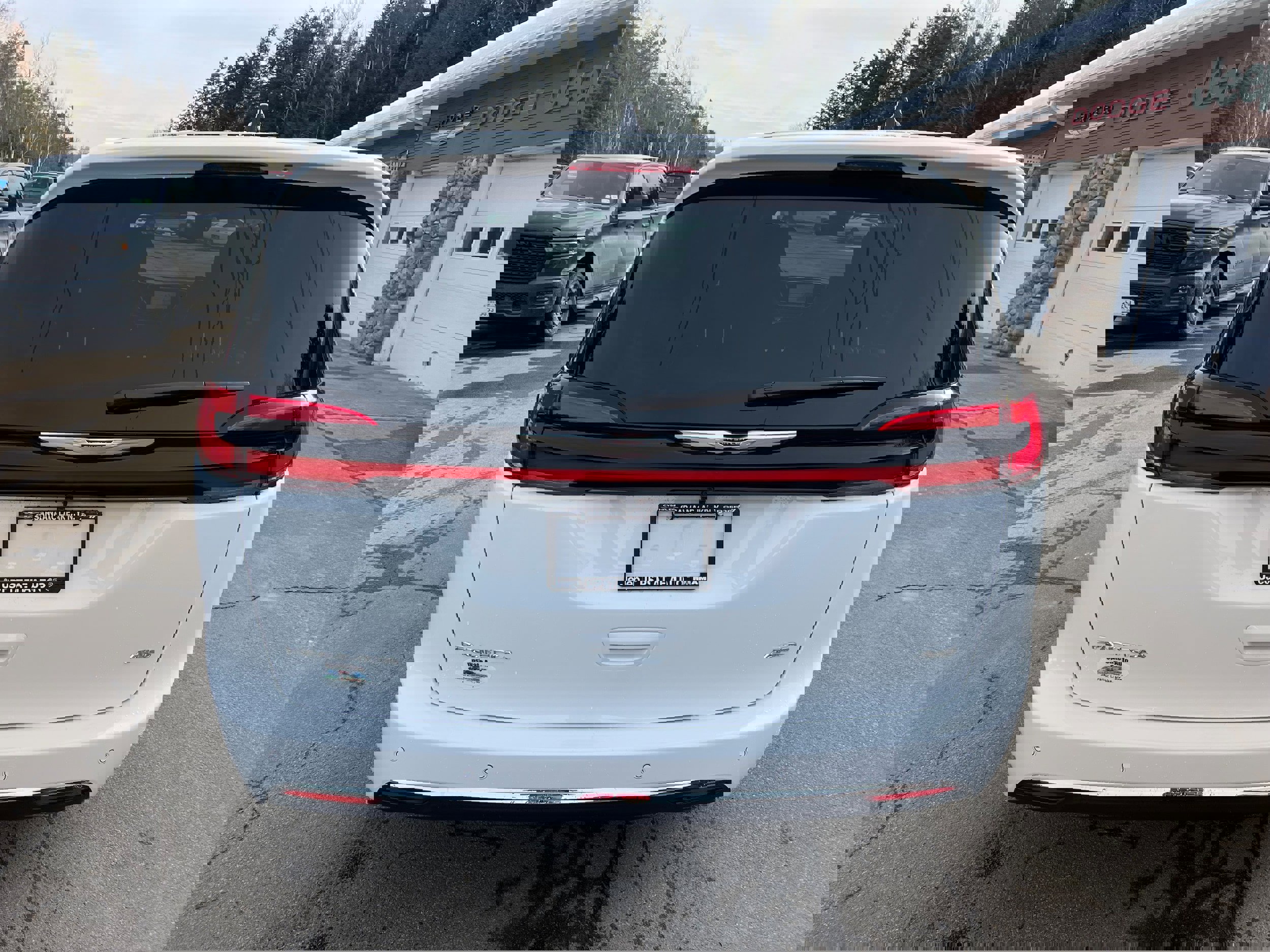 New 2026 Chrysler Pacifica Select image 6