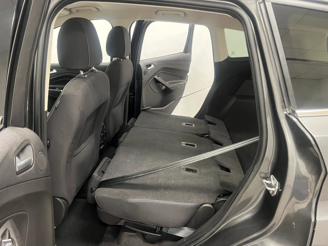 Used 2017 Ford Escape SE w/ Equipment Group 201A FWD image 33