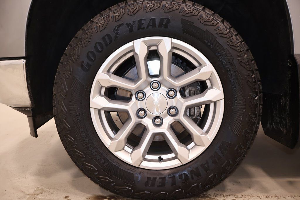 Used 2024 Chevrolet Silverado 1500 LT image 39