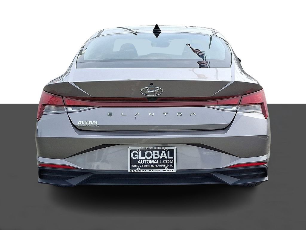 Used 2023 Hyundai Elantra SEL w/ Convenience Package image 6