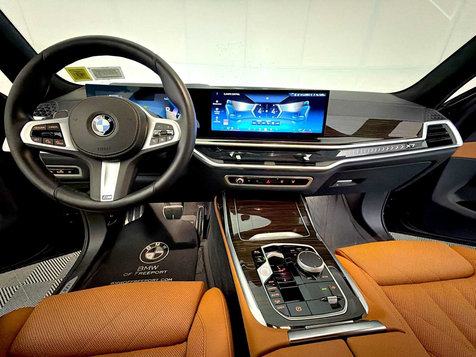 Used 2024 BMW X7 xDrive40i w/ M Sport Package AWD/4WD image 17