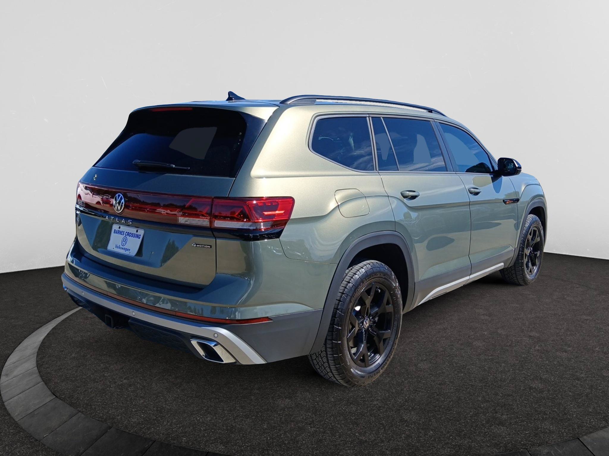 Used 2025 Volkswagen Atlas Peak Edition SE AWD/4WD image 7