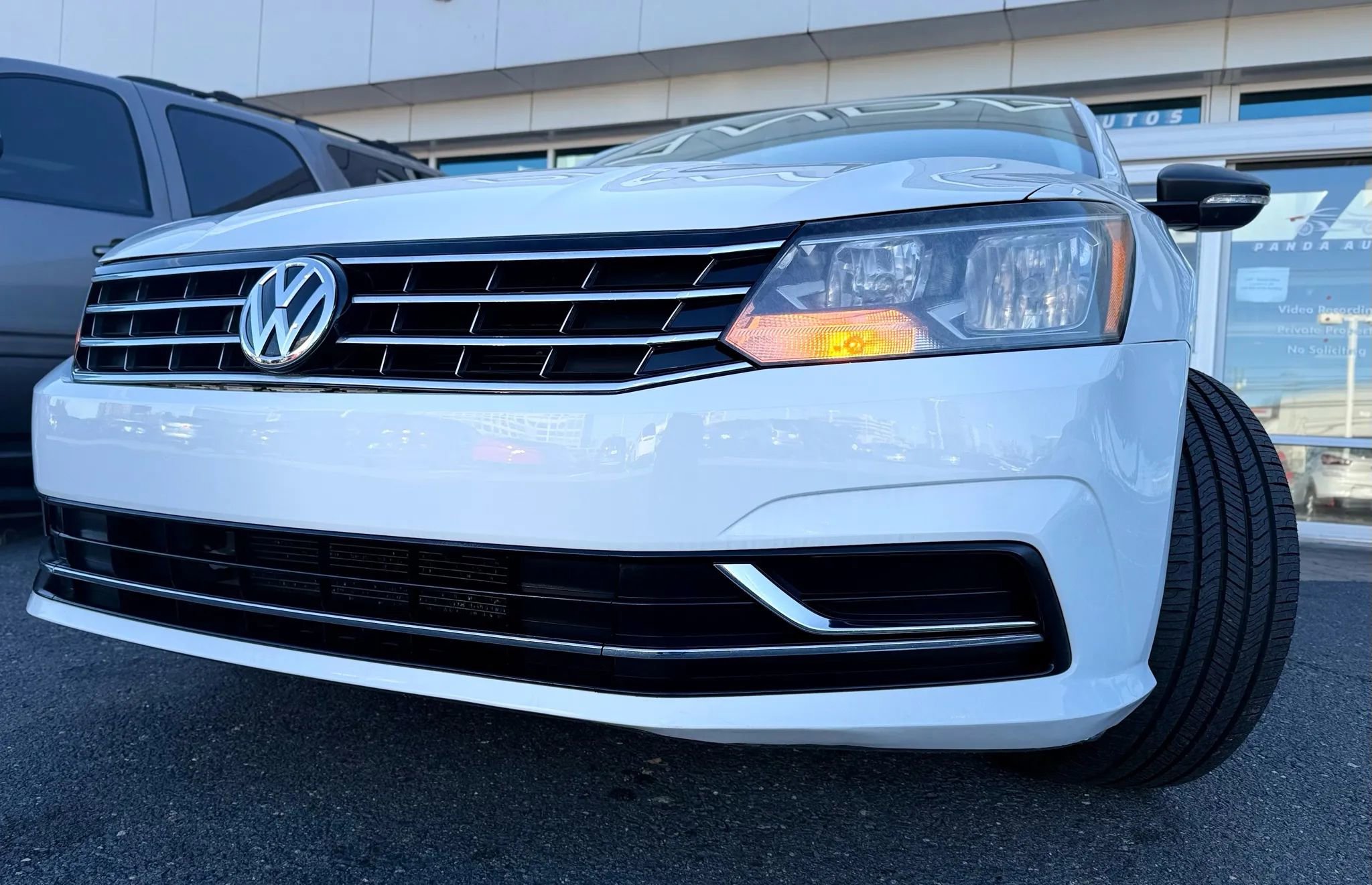 Used 2019 Volkswagen Passat 2.0T Wolfsburg w/ Wheels & Sunroof Package image 49