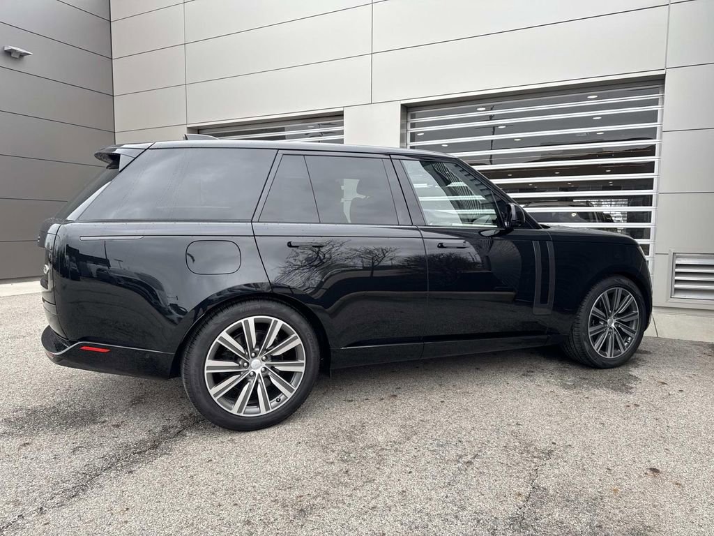 Used 2023 Land Rover Range Rover SE AWD/4WD image 8